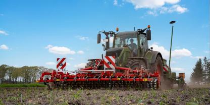 Eine niedrigere Energiesteuer könnte für Landwirte die Dieselkosten senken.