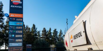 Pflanzenöl-Tankstelle-AdobeStock_684604480