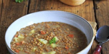 Fasten-Rezepte-Linsen-Gemüse-Eintopf_AdobeStock_435072514