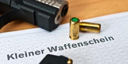 Die Zahl der Kleinen Waffenscheine hat in Deutschland in den letzten Jahren extrem zugenommen (Symbolbild).