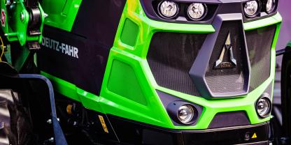 Traktor der Marke Deutz-Fahr