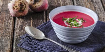 Fasten-Rezepte-Rote-Bete-Suppe_AdobeStock_109293902