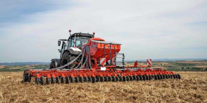 Kuhn Megant 802 R im Einsatz