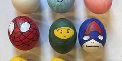 Diese Superhelden-Eier sind bereit für das Osterfest.<b><i>Diese Superhelden-Eier </i></b>sind bereit für das Osterfest. Foto: Sigrid Tinz