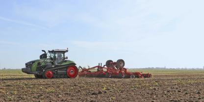 Die Qualidisc 21123 T ist die größte Kurzscheibenegge von Kverneland. Sie verspricht hohe Flächenleistungen.