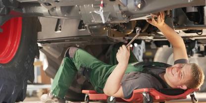 bild_jonas-enneking-traktor-trecker-retter-traktor-werkstatt_ndr_21075