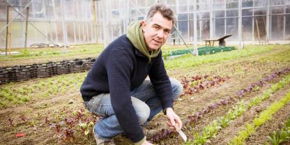 Stefan König managt den Hof Sackern in Wettern, Ennepe-Ruhr-Kreis