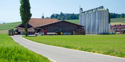 Landwirtschaft-Bauernhof-AdobeStock_53389526