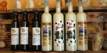 50 Liter Milch werden monatlich zu Milchschnaps verarbeitet.