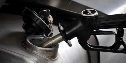 Diesel-tanken-AdobeStock_33574682