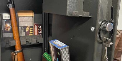 Mit dem Zugriff auf den Waffenschrank und dessen Schlüssel befasste sich ein Gericht in Tirol.