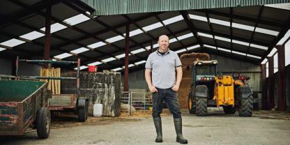 Bauernhof-Landwirt-AdobeStock_892971852