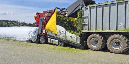 Praktiker berichten, das Silospeed-Verfahren besitzt eine sehr hohe Schlagkraft sowie Silagequalität bei reduziertem Arbeitsaufwand.