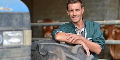 Landwirt-Traktor-Dieselpreise-AdobeStock_45294382