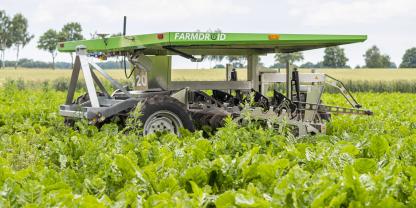 Autonome Feldroboter können die landwirtschaftliche Arbeit erleichtern. Das Bundesministerium will jetzt Landwirte bei der Anschaffung unterstützen.