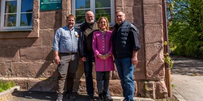 Gastgeber der Interforst-Pressefahrt (v.l.): Johannes Wurm mit Ralf Dreeke, Petra Hess und Gert Unterreiner