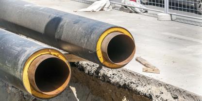 Wärmeleitungen müssen rund 80 cm tief unter der Straße verlegt werden und sind damit der größte Kostenfaktor beim Wärmenetzbau.