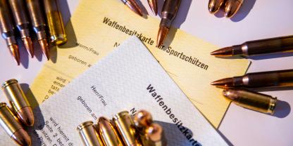 AfD-Mitglieder und Unterstützer müssen sich in Sachsen sorgen um ihre WBK machen (Symbolbild).