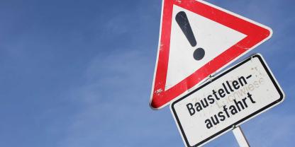 Die geplante McCain-Fabrik in Mehrum soll künftig Kartoffelprodukte herstellen und wirtschaftlichen Mehrwert für die Region bringen. Doch aktuell ruhen die Arbeiten auf der Baustelle.(Symbolbild)