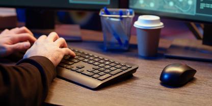 bild_computer-hacker-pc-bu-CC-88ro_adobestock_1303793366_22105