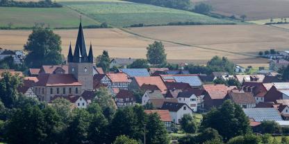 Kirche-ländliche-Region-AdobeStock_385532017
