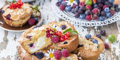 Beerenmuffins mit überraschendem Innenleben