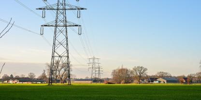 Bauernhöfe benötigen viel Energie. Die Stromkosten zwischen einzelnen landwirtschaftlichen Betrieben liegen bis zu 17 Prozent auseinander.