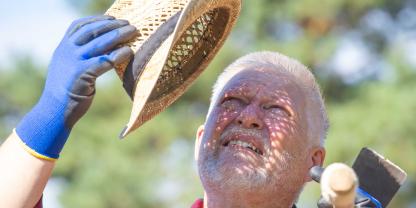 Achtung, Hitzewelle! Vor allem Landwirte sollten an Sonnenschutz denken.
