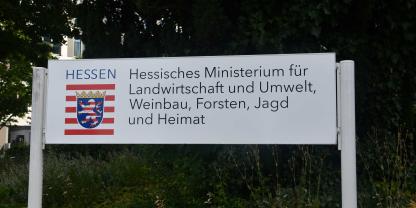 Das Hessische Umweltministerium hat seinen Sitz wie viele Ministerien in der hessischen Landeshauptstadt Wiesbaden.Bildunterschrift