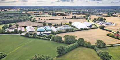 Die Biogasanlage von Landwirt Martin Laß aus Tüttendorf in Schleswig-Holstein hat den größten Biogasspeicher Deutschlands.