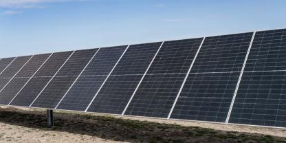 SYMBOLBILD: Diebe haben im Landkreis Bautzen einen enormen Schaden angerichtet. Sie klauten 42 km Kupferkabel und legten damit ganze Solarfelder lahm.