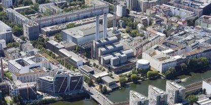 Am Heizkraftwerk in Berlin Mitte ist eine neue Power-to-Heat-Anlage geplant. Sie soll Wind- und Sonnenstrom in Fernwärme umwandeln.