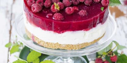Erfrischend für heiße Tage:  No Bake-Himbeer-Frischkäsetorte