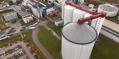 Der Pfeifer und Langen-Standort in Könnern, Sachsen-Anhalt, wird um eine Biomethananlage erweitert.