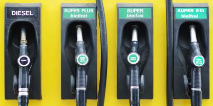 Tankstelle-AdobeStock_156759677