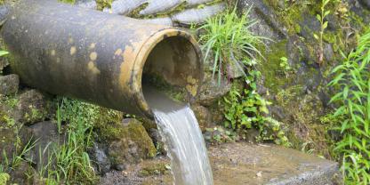 Abwasser_AdobeStock_1517447256