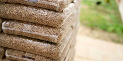 Pellets-kaufen-AdobeStock_1942689675