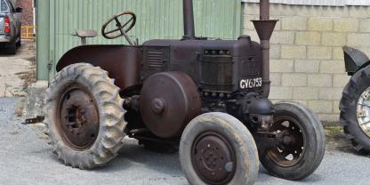 Der Lanz Bulldog Model N ist Baujahr 1937 und wird im August bei der Auktion der Tom Randell´s vintage farm machine collection versteigert.