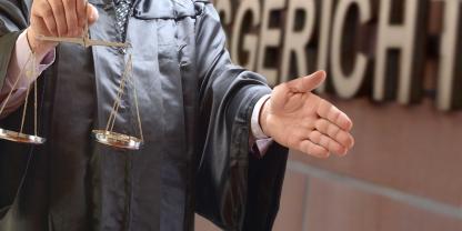 In Stuttgart fand sich ein Schütze vor Gericht wieder. Anlass dafür waren seine Aktivitäten in den Sozialen Medien.