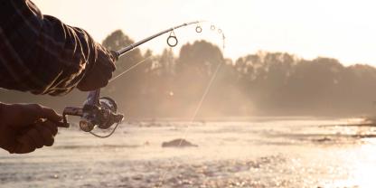 Ein Angler fand in der Elbe eine Fliegerbombe.