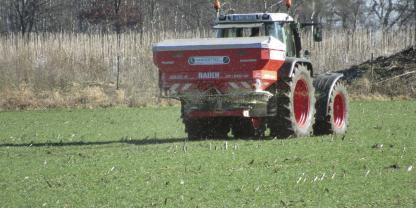 Mineraldüngerausbringung: Das Projekt NH3 testet Möglichkeiten, Emissionen zu verringern.