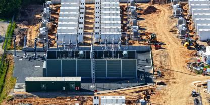 Stromspeicher-groß-AdobeStock_2088390248