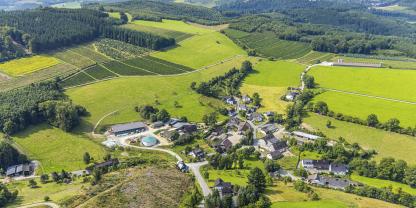 Landwirtschaftliche Betriebe werden immer wieder durch heranrückende Wohnbebauung beeinträchtigt, nicht selten entsteht Streit. Nicht immer zetteln ihn die künftigen Nachbarn an.