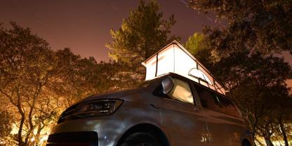 Mit einem Camper wurde ein Jäger in der Nähe des Steinhuder Meers absichtlich angefahren (Symbolbild).