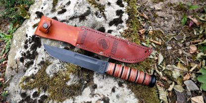 Das KA-BAR-Messer ist seit dem Zweiten Weltkrieg beim US-Militär im Einsatz. Es basiert auf einem Jagdmesser.