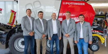 V.li.n.re.: Lars Andreasen (General Manager Pöttinger Scandinavia), Janne Kankare (After Sales and Sales Promotion), Jimmy Granlund, Janne Ylönen (Territory Sales Finland), Christoph Stüblreiter (Area Sales Manager Pöttinger)