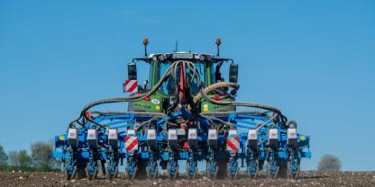 Mit vConnect | Drive lassen sich ältere Einzelkornsämaschinen mit elektrisch angetriebenen Säherzen Precision Farming tauglich machen.
