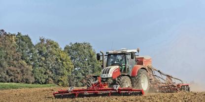 Ein späterer Saatttermin etwa Anfang Oktober lohnt sich vor allem bei Wintergerste. So lassen sich auch Viruskrankheiten besser bekämpfen.