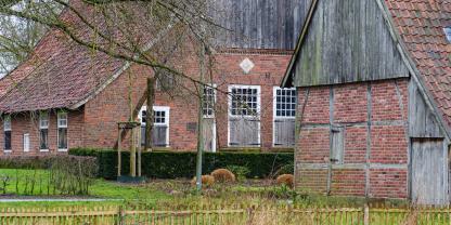 Bauernhof-Münsterland-AdobeStock_1221269854