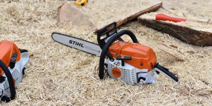 Was kann die Stihl MS300 im Vergleich zur Stihl MS 261? Im Test treten beide Motorsägen gegeneinander an.